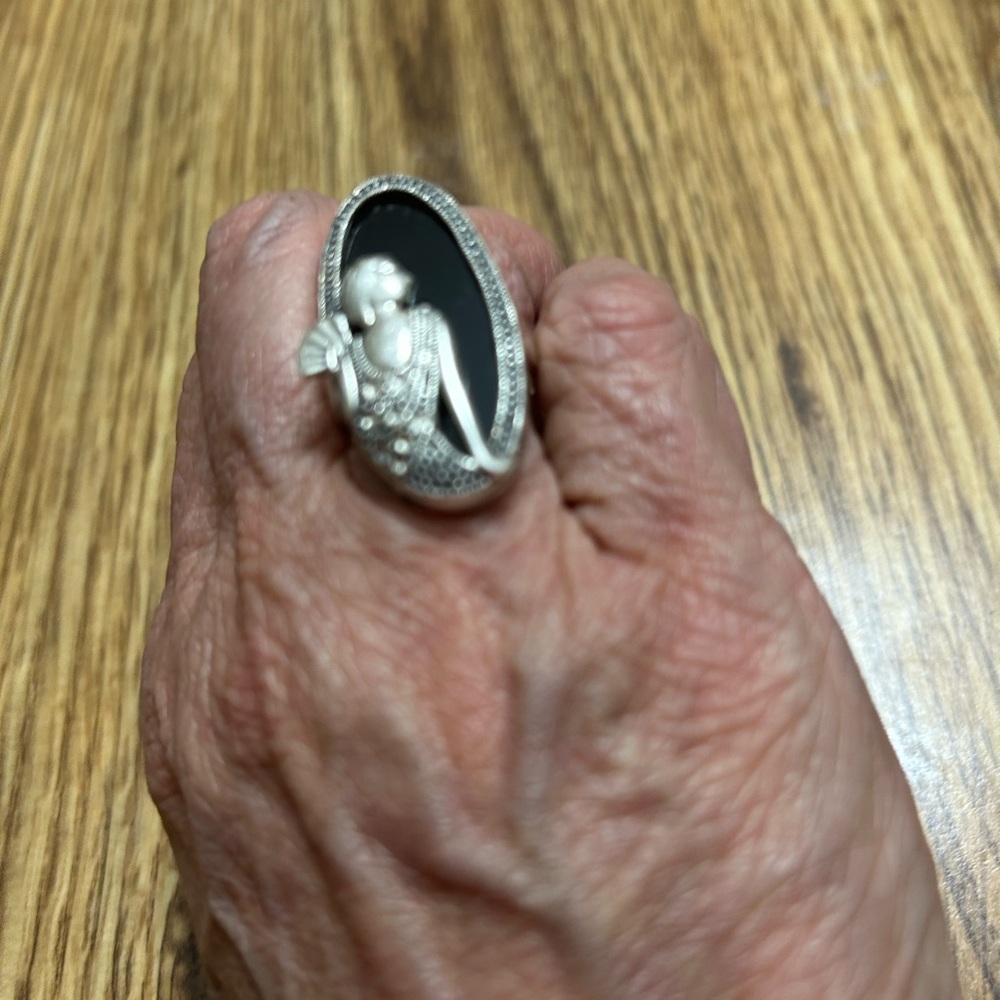 Flapper Girl Onyx and Silver Unusual ladiesRing size 6